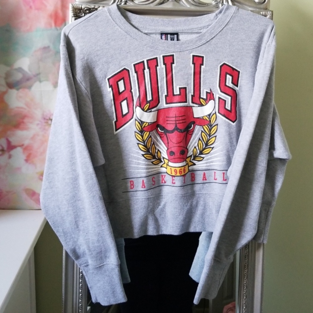 Bulls crop sweat shirt
